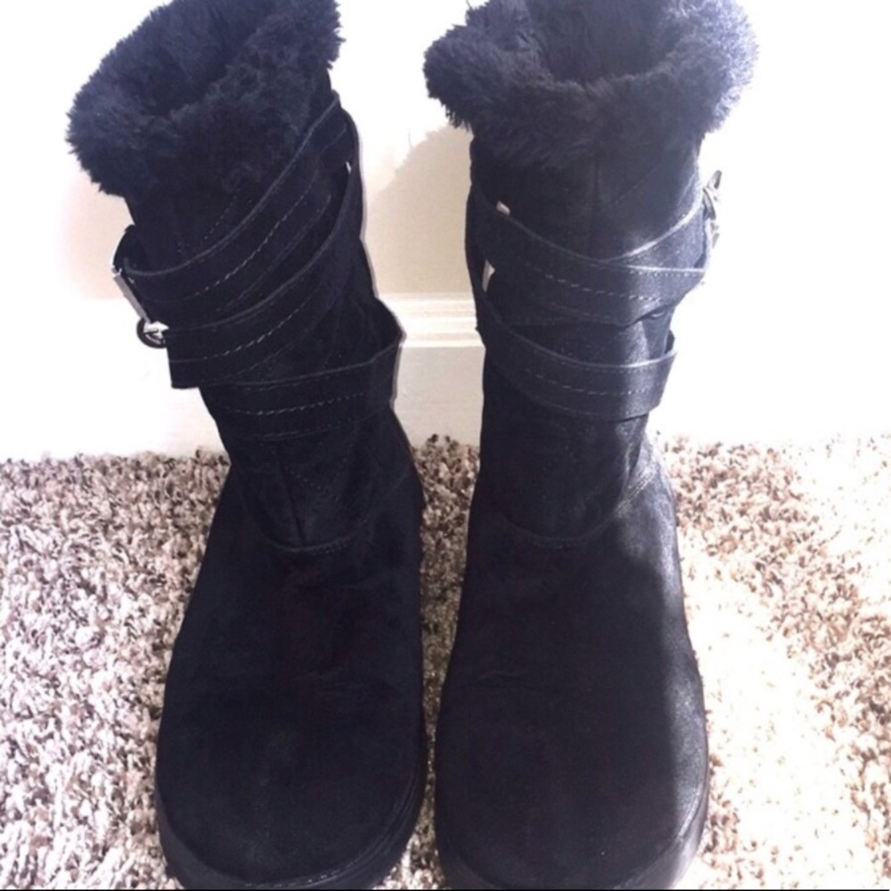 Guess fur boots